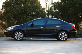 2012款本田思域2.0L TYPE-S自动版试驾实拍