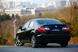 2012款本田思域2.0L TYPE-S自动版试驾实拍