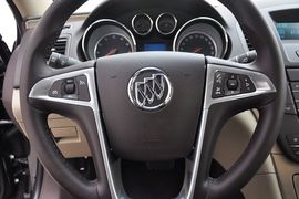 2012款别克君威2.0L豪华版