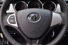 2012款东风风神H30 Cross 1.6L手动尊尚型