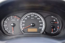 2011款长安铃木雨燕1.5L手动标准型