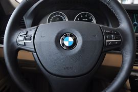 2012款华晨宝马523Li豪华型