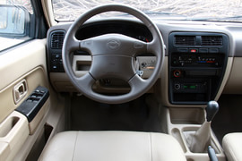 2010款郑州日产锐骐多功能商用车试驾