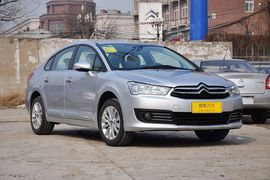 2012款雪铁龙世嘉三厢1.6L手自一体品享型到店实拍