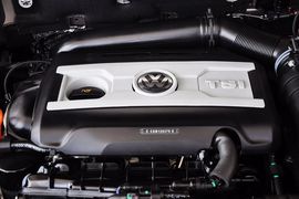 2012款大众全新迈腾2.0TSI DSG豪华型