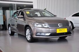 2012款大众全新迈腾2.0TSI DSG豪华型