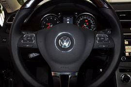 2012款一汽大众全新迈腾3.0FSI V6旗舰型