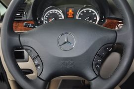 2011款奔驰唯雅诺2.5L尊贵版