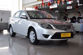 2012款海马福美来1.6L手动风尚版
