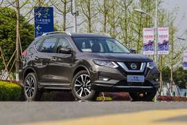 2017款日产奇骏2.5L CVT至尊版 4WD