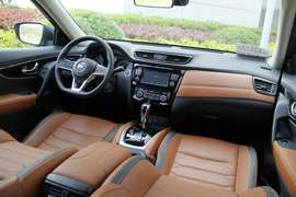 2017款日产奇骏2.5L CVT至尊版 4WD