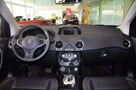 2012款雷诺科雷傲2.5L两驱豪华版