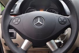 2012款奔驰唯雅诺3.5L礼遇版