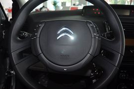 2012款雪铁龙新世嘉三厢1.6L手自一体品尚型