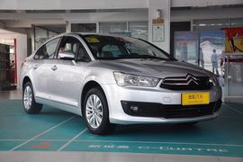 2012款雪铁龙新世嘉三厢1.6L手自一体品尚型