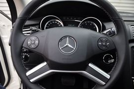 2011款奔驰R350L 4MATIC