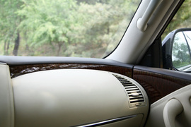 试驾2012款途乐 5.6L V8旗舰版