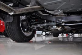 2012款福特福克斯三厢经典版1.8L手自一体时尚型