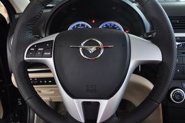 2012款海马福美来1.6L手动精英版