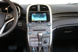 2012款雪佛兰迈锐宝对比测试