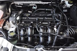 2012款福特福克斯三厢1.6L手自一体尊贵型