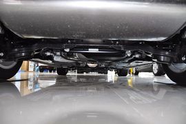 2012款福特福克斯三厢1.6L手自一体尊贵型