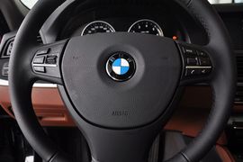 2012款宝马520i典雅型