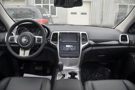 2012款JEEP大切诺基3.6L舒适导航版到店实拍