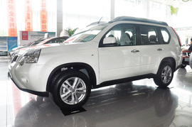 2012款日产奇骏2.5L XL CVT四驱豪华版