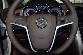 2012款别克英朗GT 1.6L手动进取版