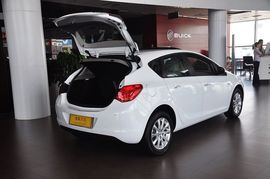 2012款别克英朗XT 1.6L手动进取版