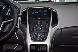 2012款别克英朗XT 1.6L手动进取版