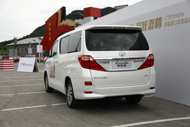 2012款丰田埃尔法体验