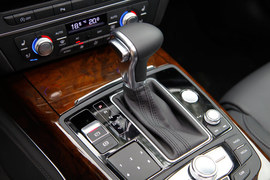 2012款奥迪A6L 35FSI对比评测