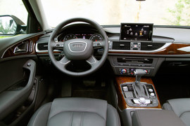 2012款奥迪A6L 35FSI对比评测