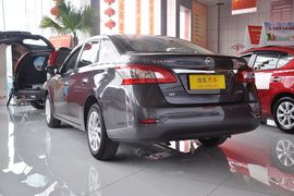 2012款东风日产轩逸1.8XV CVT科技尊享版