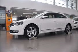 2012款大众全新帕萨特2.0TSI DSG至尊版