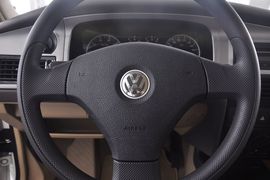 2010款大众桑塔纳志俊1.8L手动实尚型