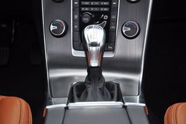 2013款沃尔沃V60 T5舒适版