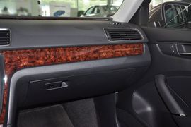2012款大众帕萨特1.8TSI DSG御尊版到店实拍