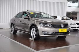 2012款大众帕萨特1.8TSI DSG御尊版到店实拍