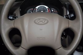 2009款现代途胜2.0GL两驱手动时尚型