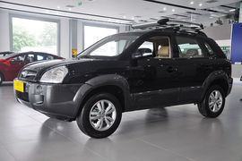 2009款现代途胜2.0GL两驱手动时尚型