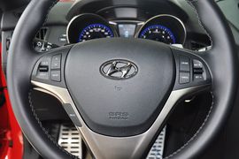 2012款现代劳恩斯酷派2.0T自动豪华版