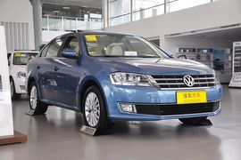 2013款大众全新朗逸1.6L自动豪华版