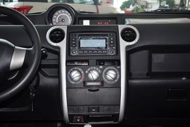 2012款长城哈弗M2 1.5L手动两驱都市型