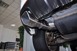 2011款双龙柯兰多2.0L两驱豪华导航版