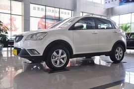 2011款双龙柯兰多2.0L两驱豪华导航版
