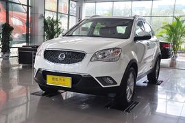 2011款双龙柯兰多2.0L两驱豪华导航版