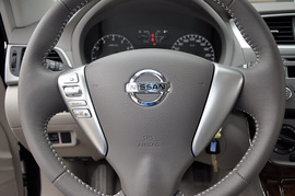 2012款日产新轩逸1.6XE手动豪华型